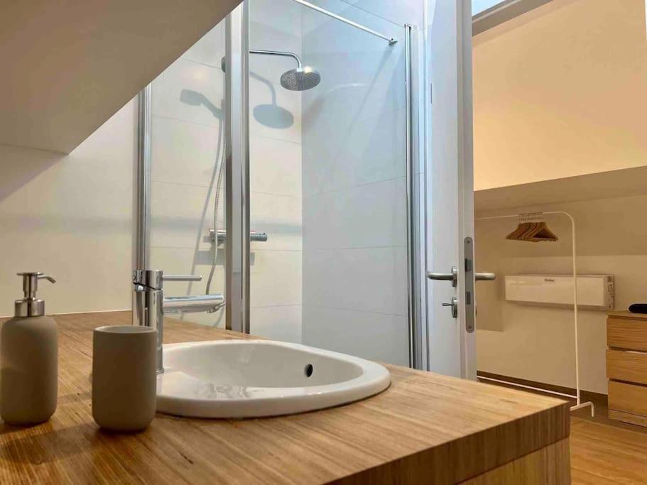 Le Contemporain - Plein Centre, Place Du Marche Apartment